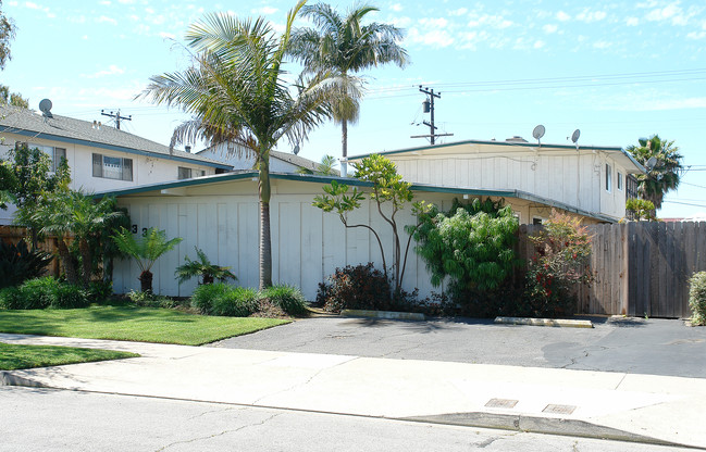 333 Cabrillo St in Costa Mesa, CA - Building Photo - Building Photo