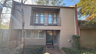 5735 Barfield Cir in Memphis, TN - Building Photo