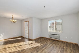 124 Bertram Dr in Yorkville, IL - Building Photo - Building Photo