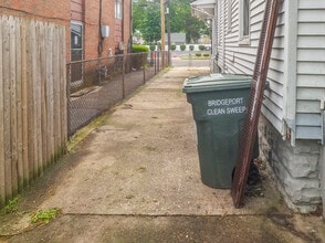 1614 Iranistan Ave in Bridgeport, CT - Building Photo - Building Photo