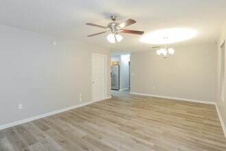 8474 Jasper Ave in Jacksonville, FL - Building Photo - Building Photo