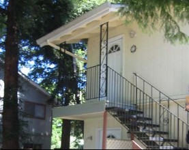 Castle Rock Apartments in Fair Oaks, CA - Building Photo - Building Photo