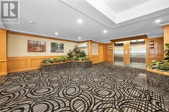 1272 Ontario St in Burlington, ON - Building Photo - Building Photo