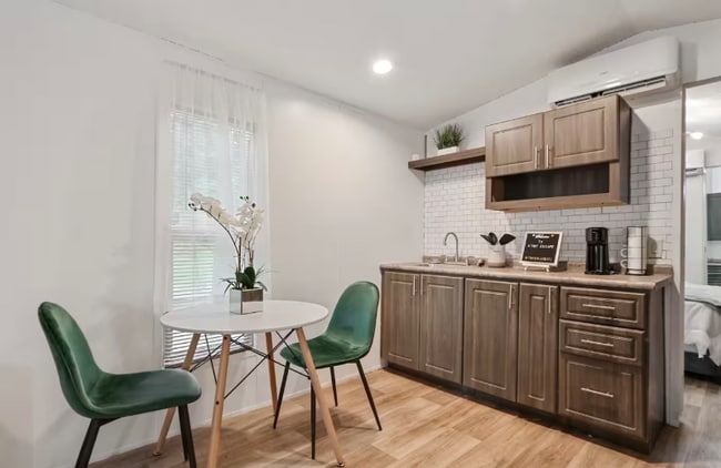 1698 Beechwood Blvd SW in Atlanta, GA - Building Photo - Building Photo