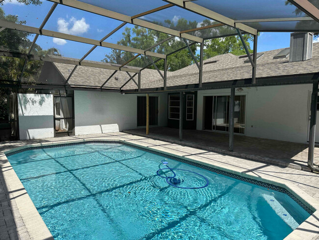 4442 Winderwood Cir in Orlando, FL - Building Photo - Building Photo