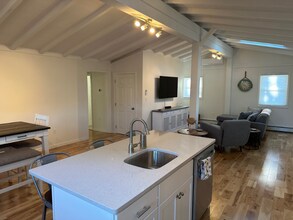 6 Courtland Dr in Narragansett, RI - Building Photo - Building Photo