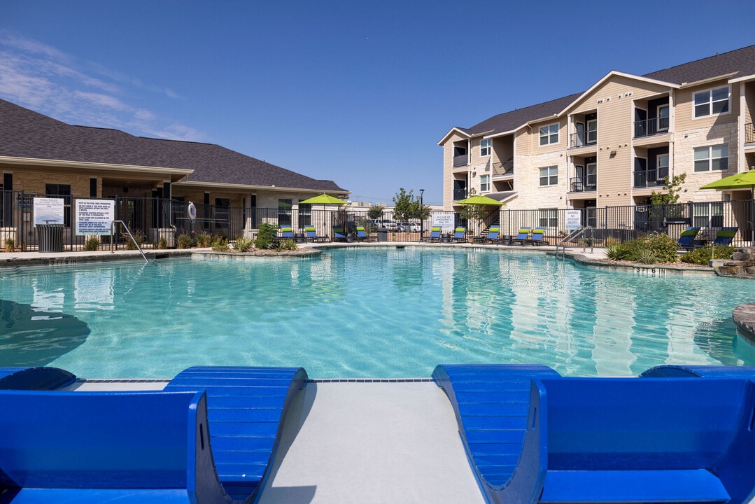 Clear Springs in New Braunfels, TX - Foto de edificio