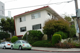 296 Lenox Ave in Oakland, CA - Building Photo - Building Photo