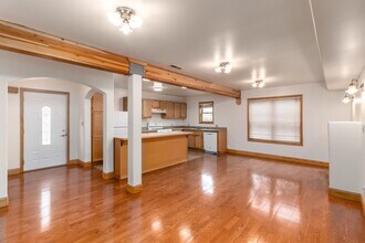 2037 Clinton Ave in Alameda, CA - Building Photo - Building Photo