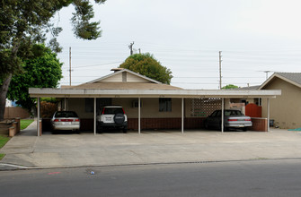 270-278 S Oak St in Orange, CA - Building Photo - Building Photo