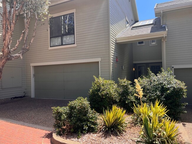 property at 39 Eucalyptus Knoll St