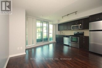 209-209 Fort York Blvd in Toronto, ON - Building Photo - Building Photo