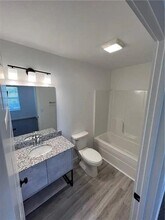 1020 Boardwalk Ave in Bentonville, AR - Foto de edificio - Building Photo