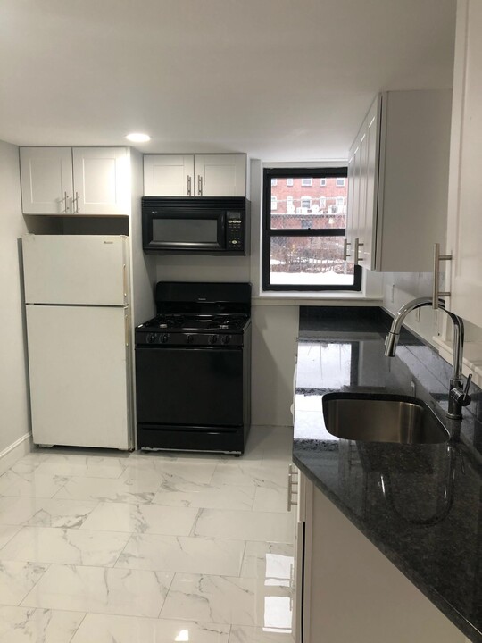 23 Upland Rd, Unit B in Cambridge, MA - Building Photo