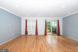 11 Lazy Hollow Way in Gaithersburg, MD - Building Photo - Building Photo