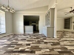 504 N Englewood Ave in Lubbock, TX - Foto de edificio - Building Photo