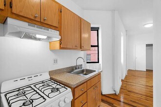 242 Mulberry St in New York, NY - Foto de edificio - Building Photo