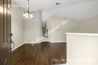 9516 Hamlet Ln in Tampa, FL - Building Photo - Building Photo