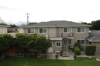 1138 Starbird Cir in San Jose, CA - Foto de edificio - Building Photo