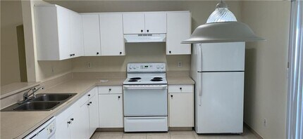 8566 99th Ave in Vero Beach, FL - Building Photo - Building Photo