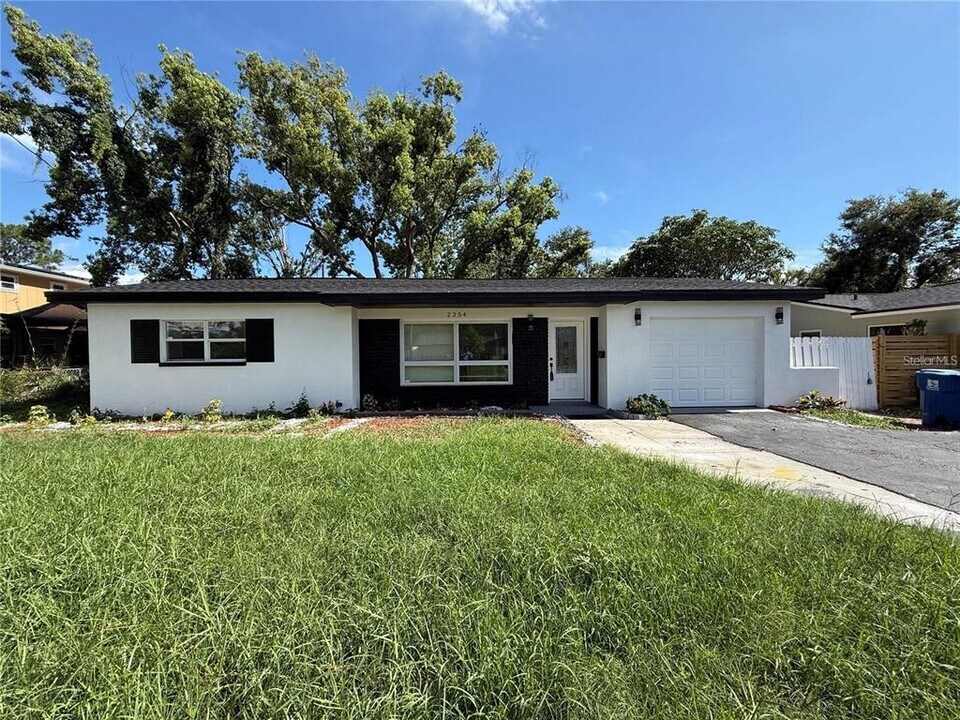 2254 66th Ave S in St. Petersburg, FL - Building Photo