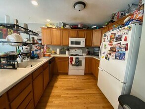 1265 N Dodge St Ct in Iowa City, IA - Building Photo - Building Photo