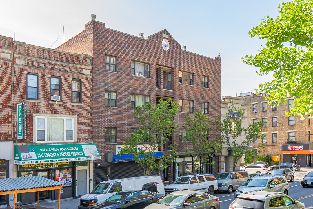 1665 Bedford Ave in Brooklyn, NY - Foto de edificio