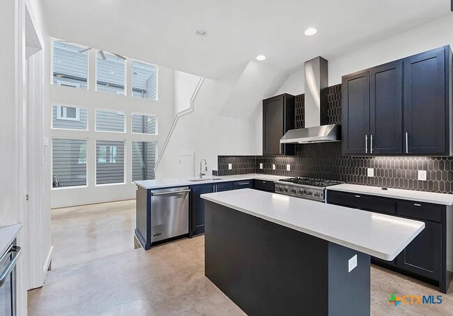 property at 1143 N Academy Ave