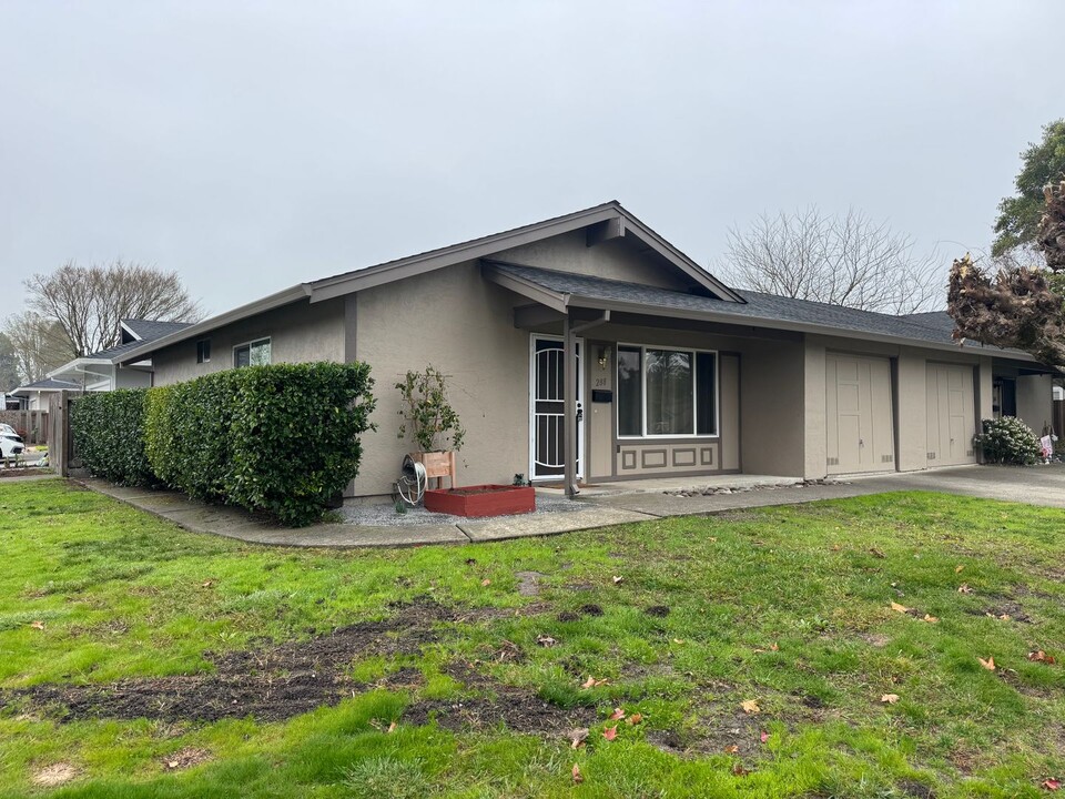 288 Lincoln Ave in Cotati, CA - Building Photo