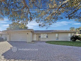 122 Van Dyck Dr, Unit 7110 Wurzbach Road - 307 in Nokomis, FL - Building Photo