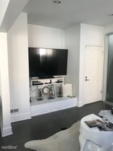 2325 W Diversey Ave in Chicago, IL - Building Photo - Building Photo