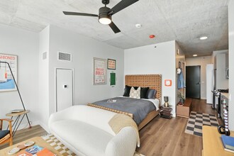 1100 W Carroll Ave in Chicago, IL - Foto de edificio - Building Photo