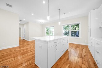 9 N Beverwyck Rd in Parsippany Troy Hills, NJ - Building Photo - Building Photo