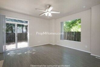 5110 SE Ogden St in Portland, OR - Building Photo - Building Photo