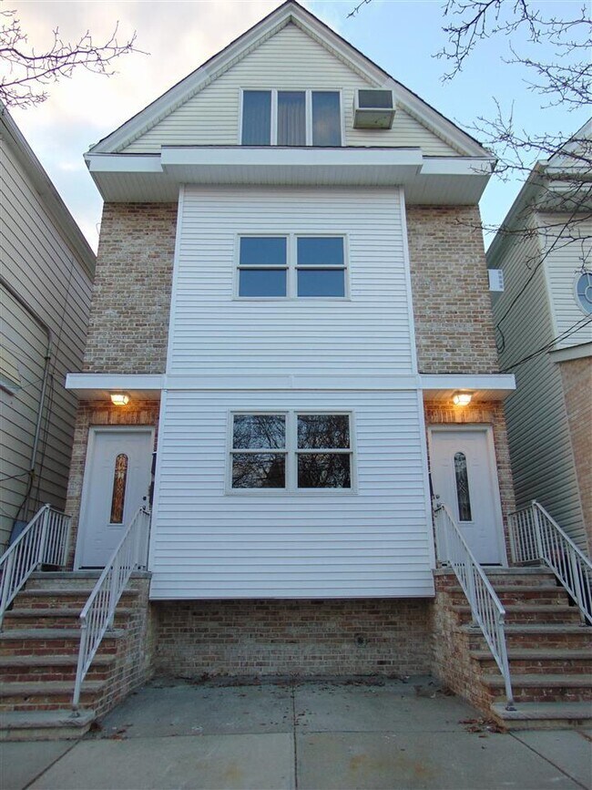 745 John F. Kennedy Blvd Apartments and Nearby Bayonne Apartments For