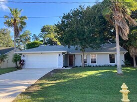 166 Inez St SE in Palm Bay, FL - Building Photo