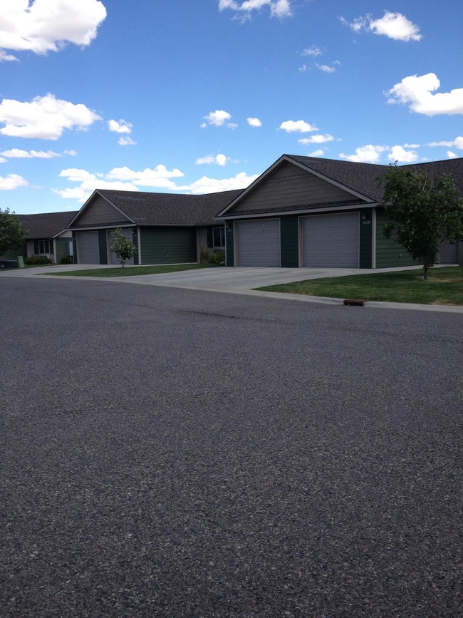 Frontier Apartments in Billings, MT - Foto de edificio - Building Photo