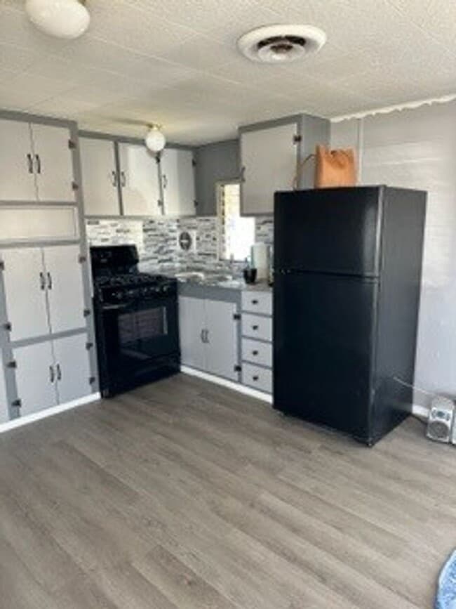 property at 1166 Quartz Ave