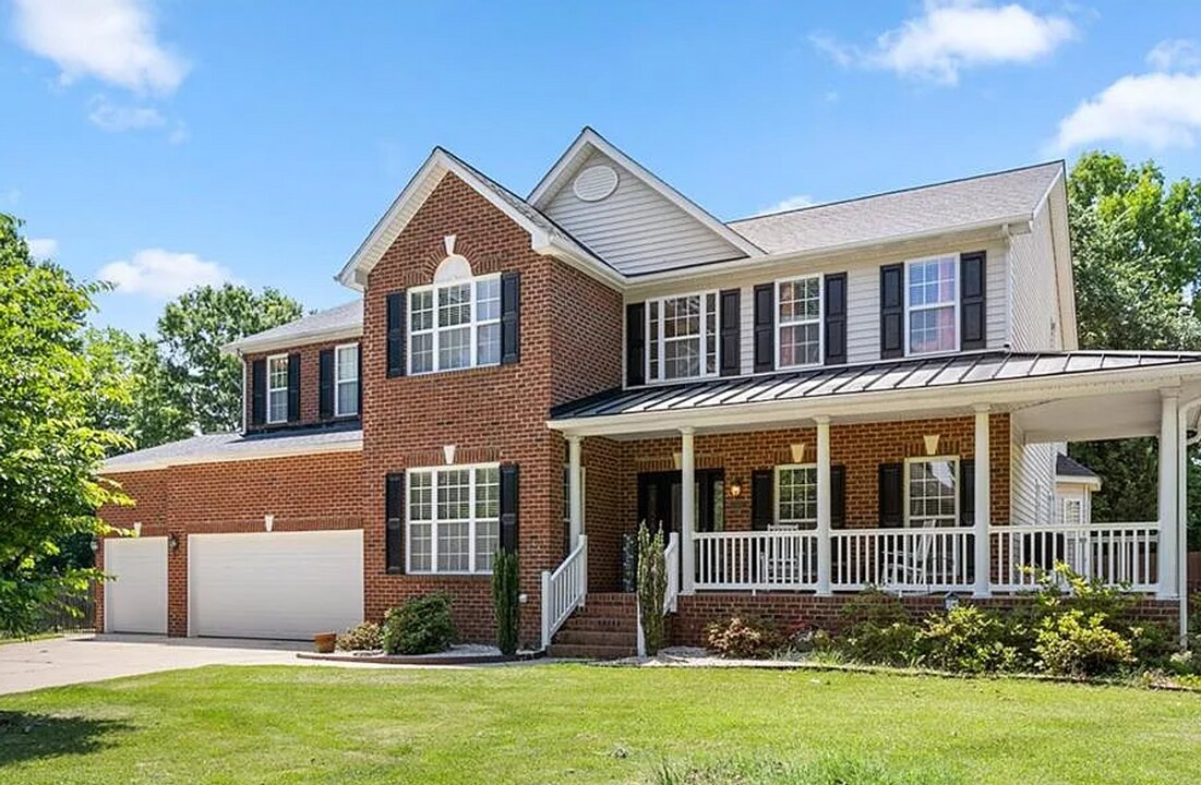 1303 Harvard Ct in Elon, NC - Building Photo