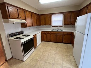 1201 N Nashville Pl in Russellville, AR - Building Photo - Building Photo