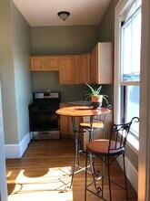 420 E Merrimack St, Unit 3 in Lowell, MA - Building Photo - Building Photo