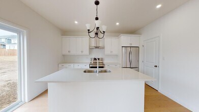 LOVELY FOUR BEDROOM HOME IN ILDERTON in Middlesex Centre, ON - Building Photo - Building Photo