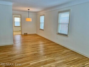 4516 Robinwood Ave in Royal Oak, MI - Foto de edificio - Building Photo