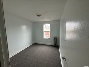 211-77 Jamaica Ave in Queens, NY - Building Photo - Building Photo