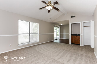 6741 S Creek Dr in Fort Worth, TX - Building Photo - Building Photo