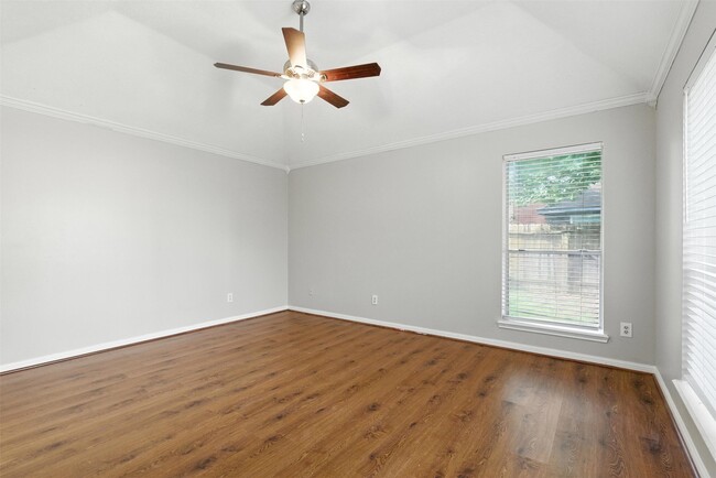 property at 5307 Oak Falls Dr