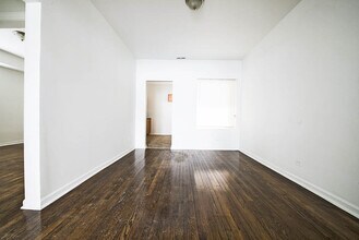 7254 S University Ave Chicago, IL 60619 in Chicago, IL - Foto de edificio - Building Photo