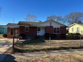 1516 Shepherd Dr in Columbus, GA - Building Photo