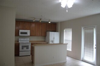 2102 Jeremiah Way in Kissimmee, FL - Building Photo - Building Photo