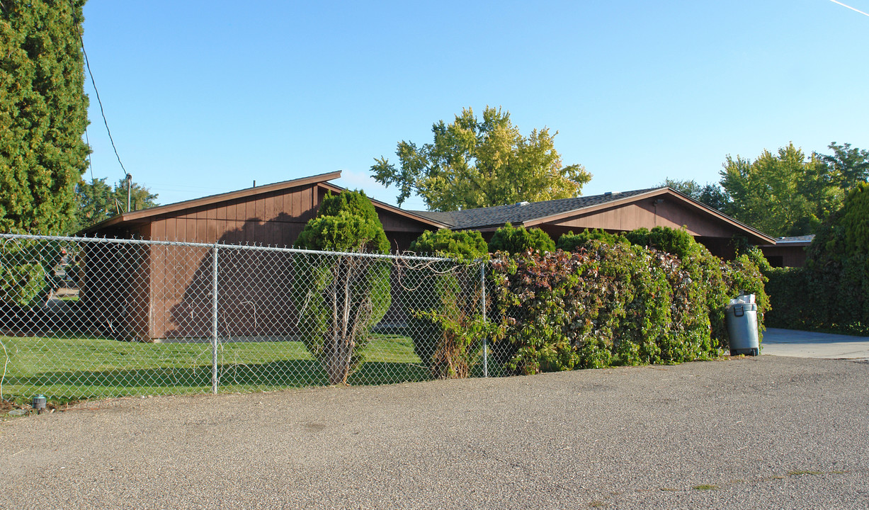 129 Davis Ave in Nampa, ID - Building Photo